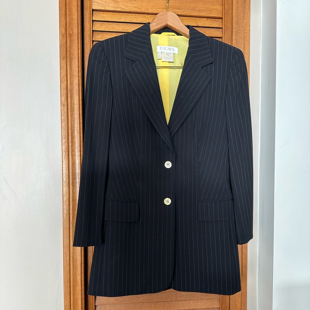 Exquisite vintage Escada suit - jacket and skirt